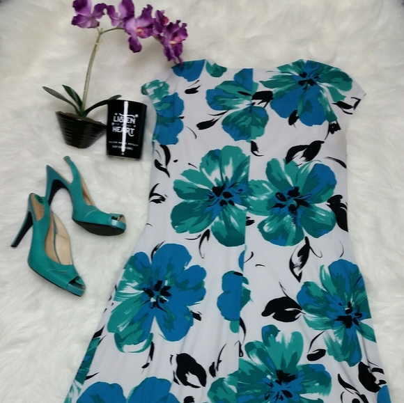 Jones Studio Dress - Picture 2 of 5